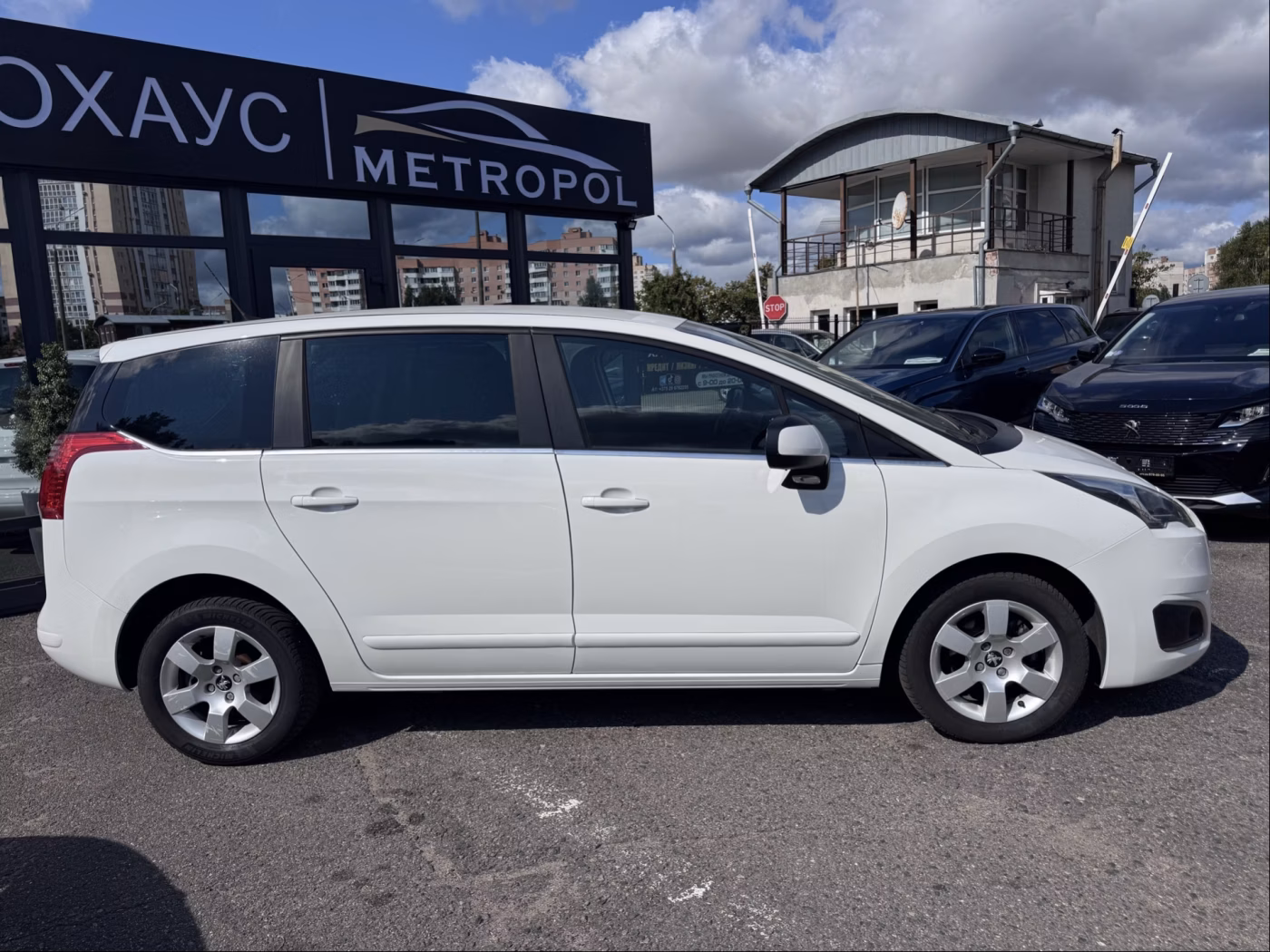 Peugeot 5008 фото 9