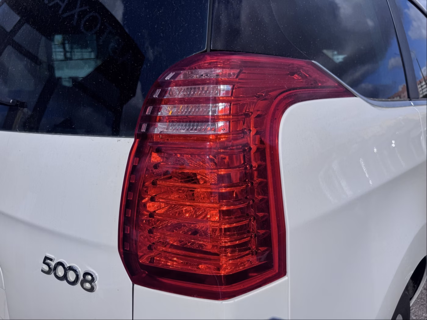 Peugeot 5008 фото 12