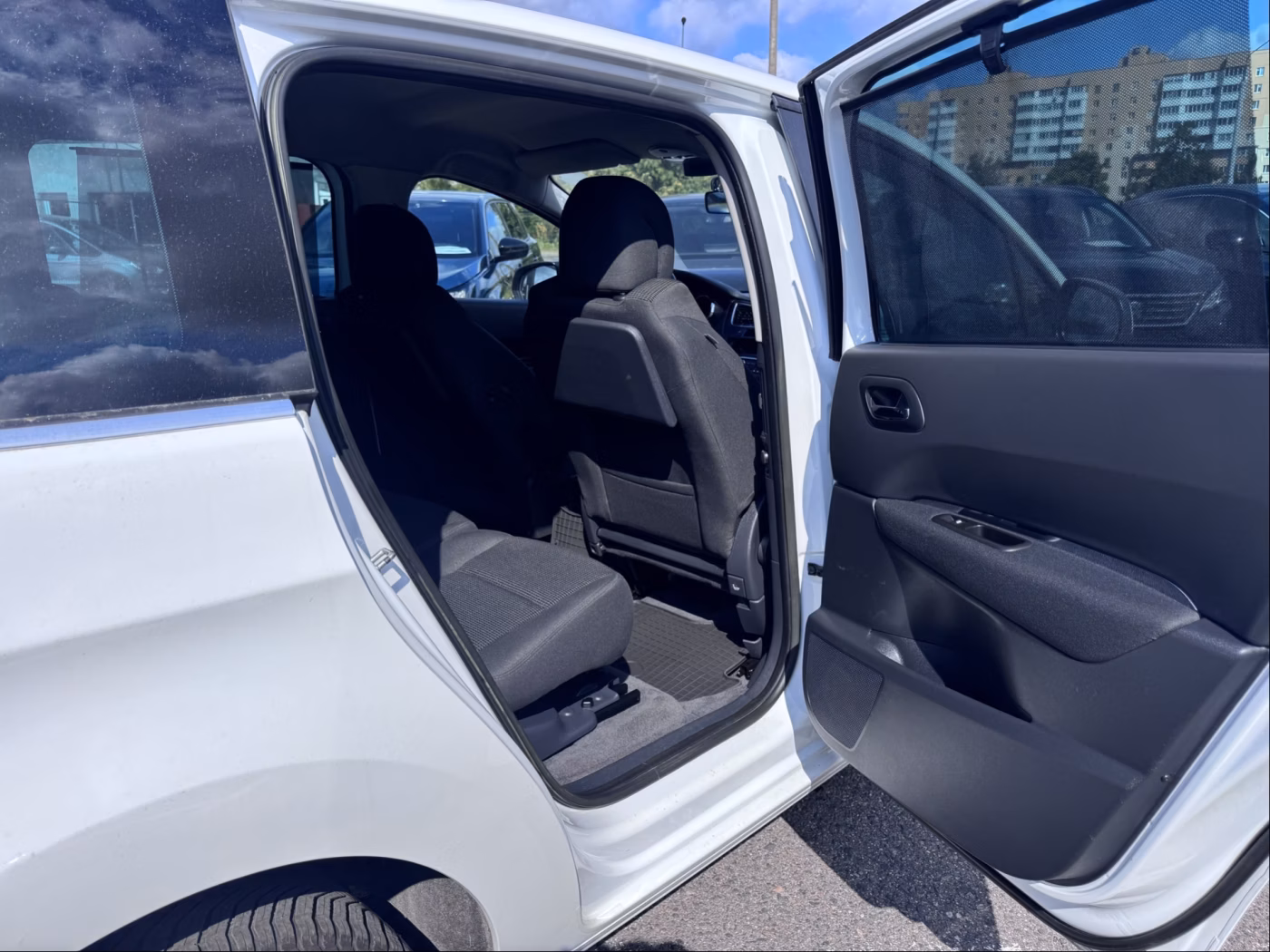 Peugeot 5008 фото 16
