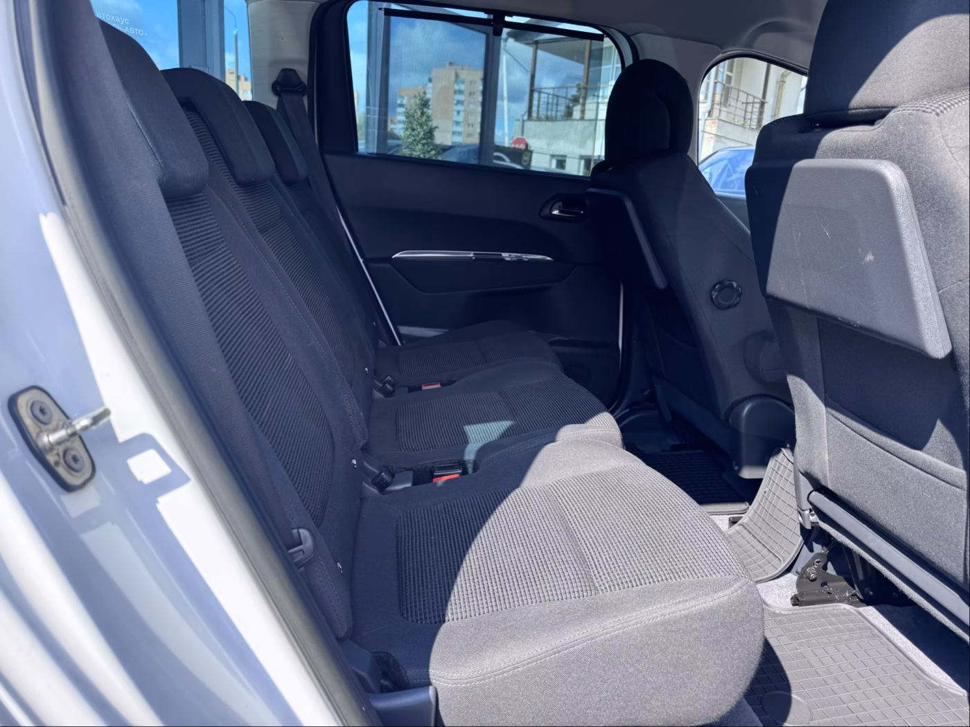 Peugeot 5008 фото 17
