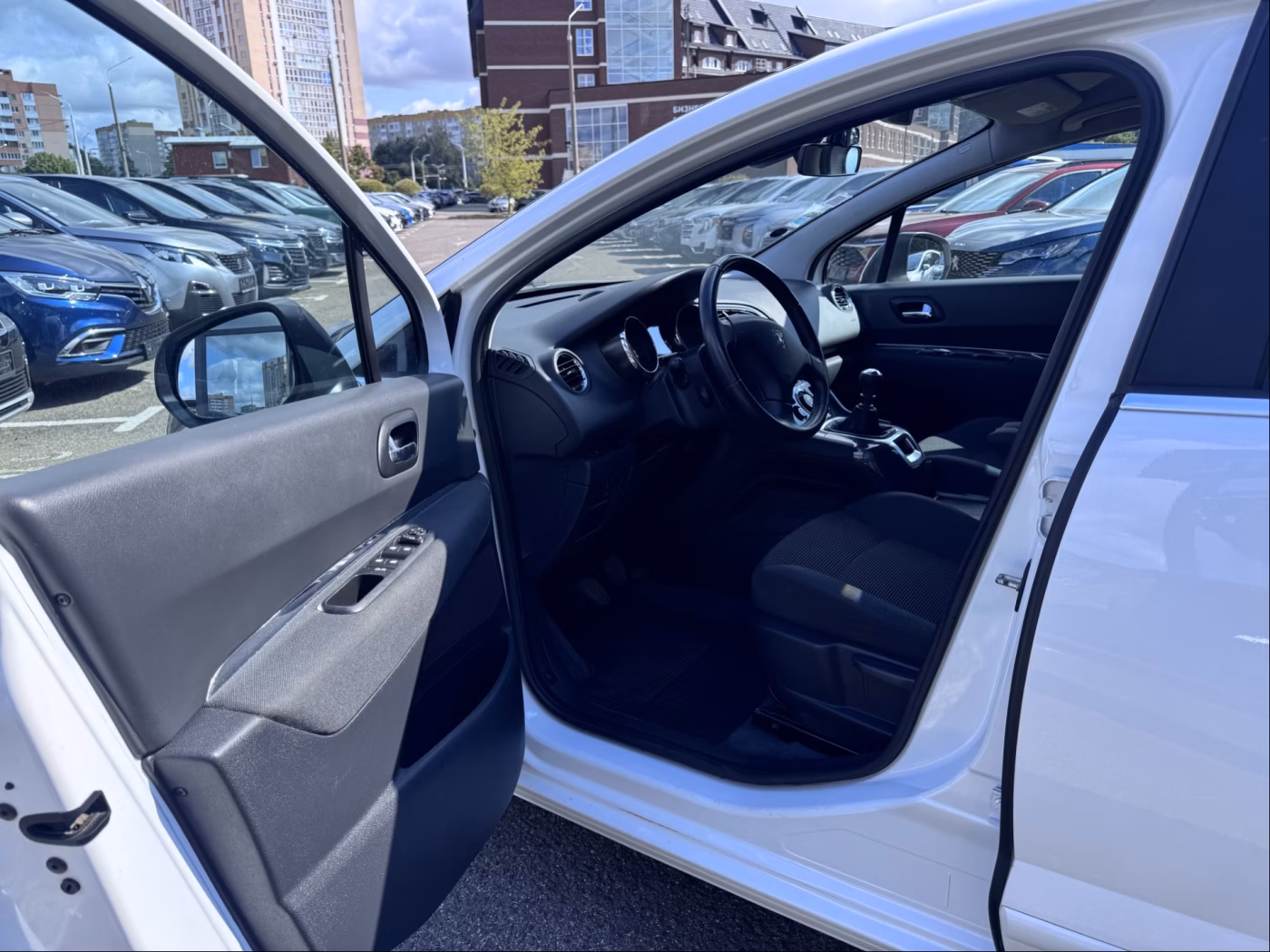 Peugeot 5008 фото 20