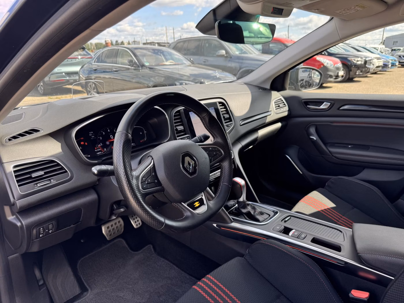 Renault Megane фото 16