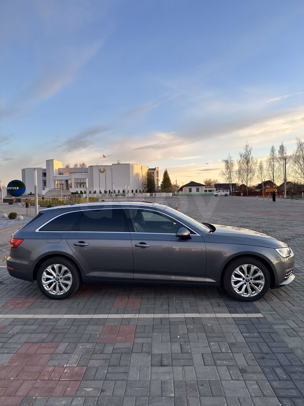 Audi A4 фото 3