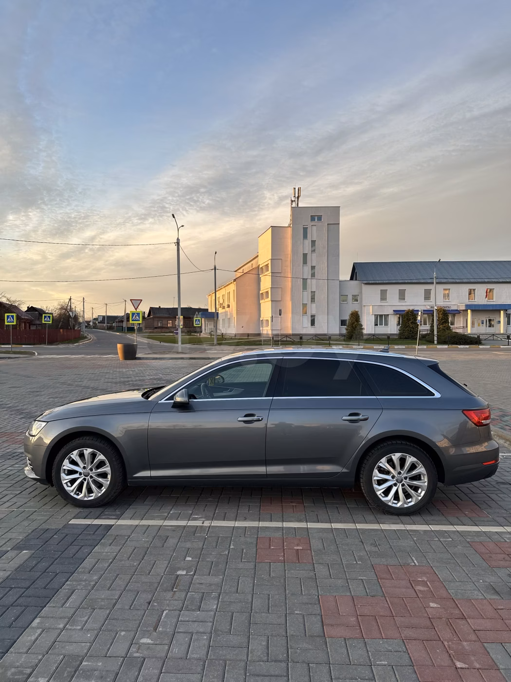 Audi A4 фото 4