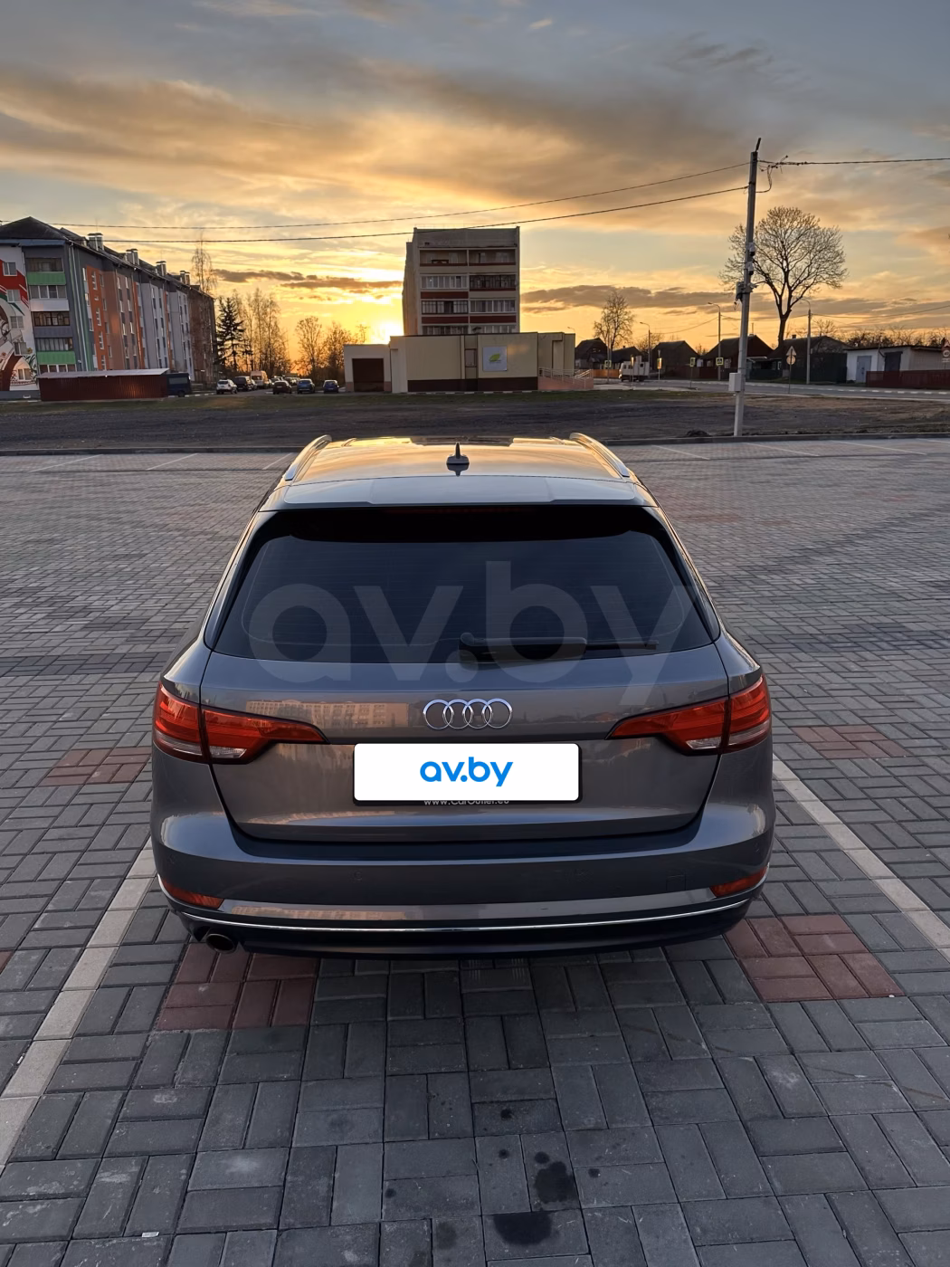 Audi A4 фото 8