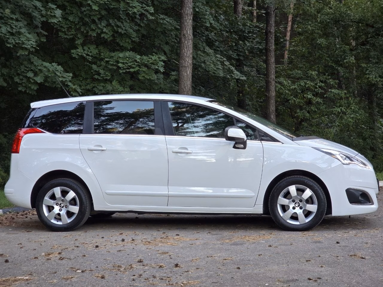 Peugeot 5008 фото 8