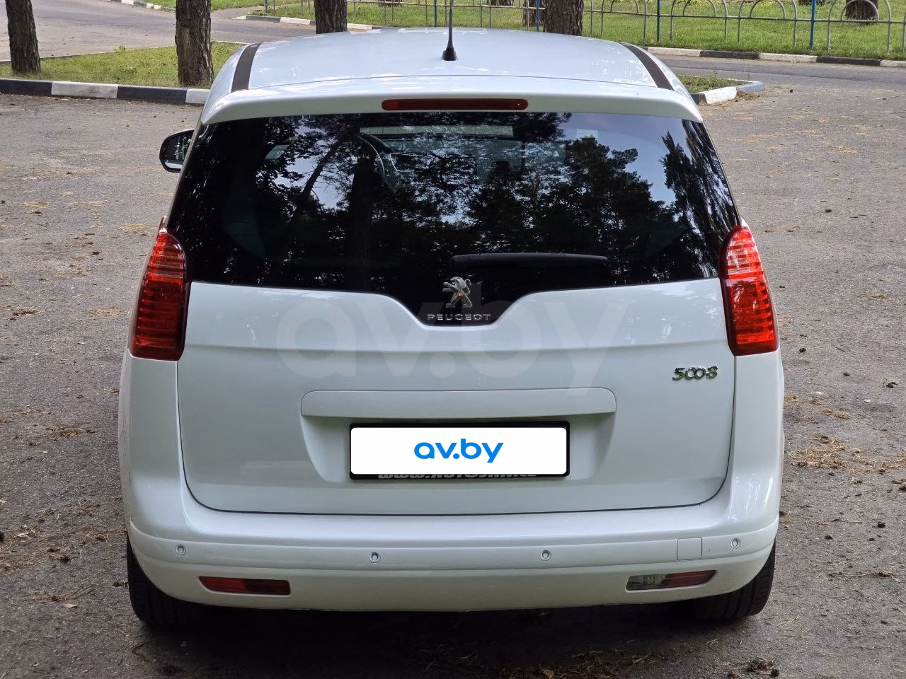 Peugeot 5008 фото 11