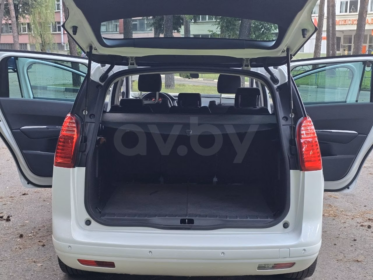 Peugeot 5008 фото 13
