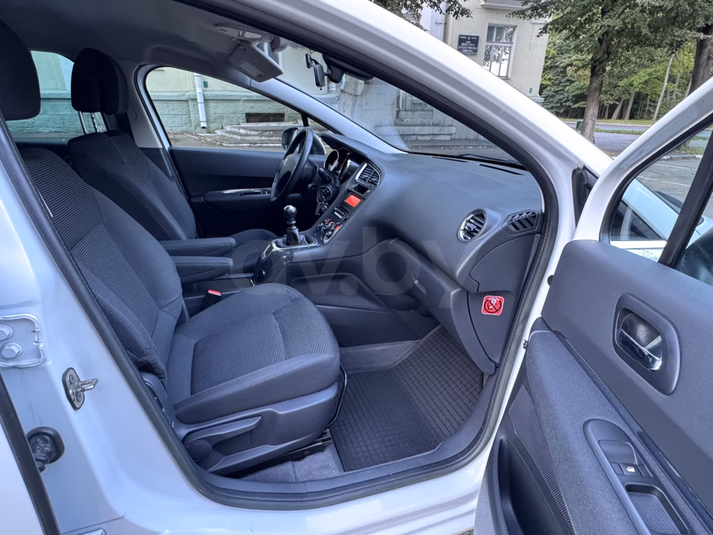 Peugeot 5008 фото 18