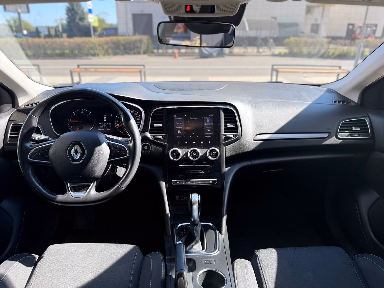 Renault Megane фото 18