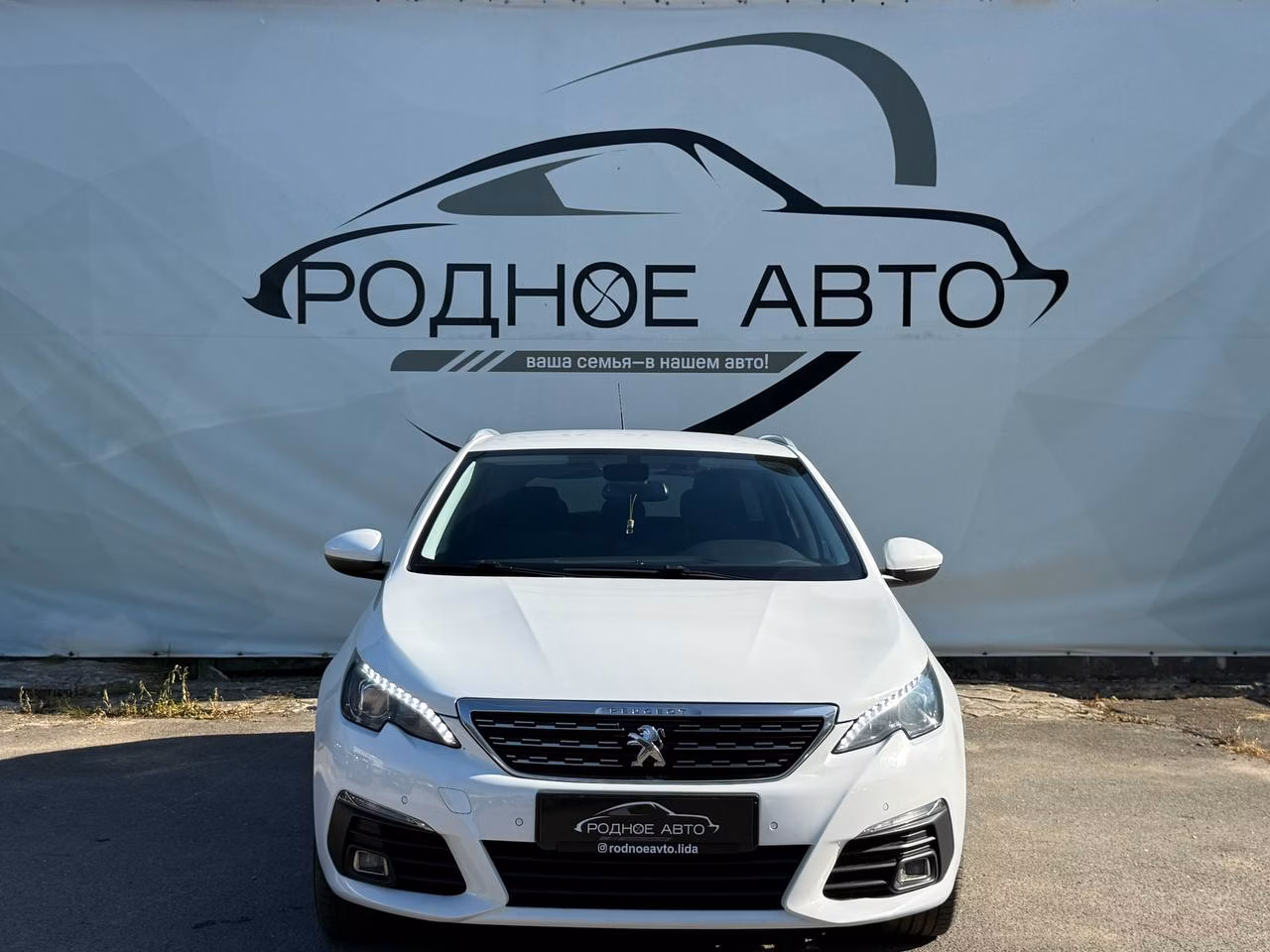 Peugeot 308 фото 2