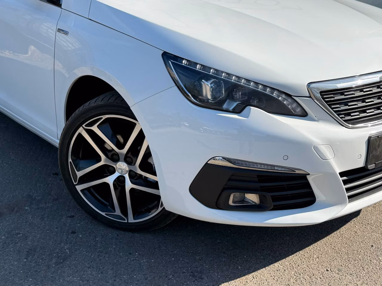 Peugeot 308 фото 8