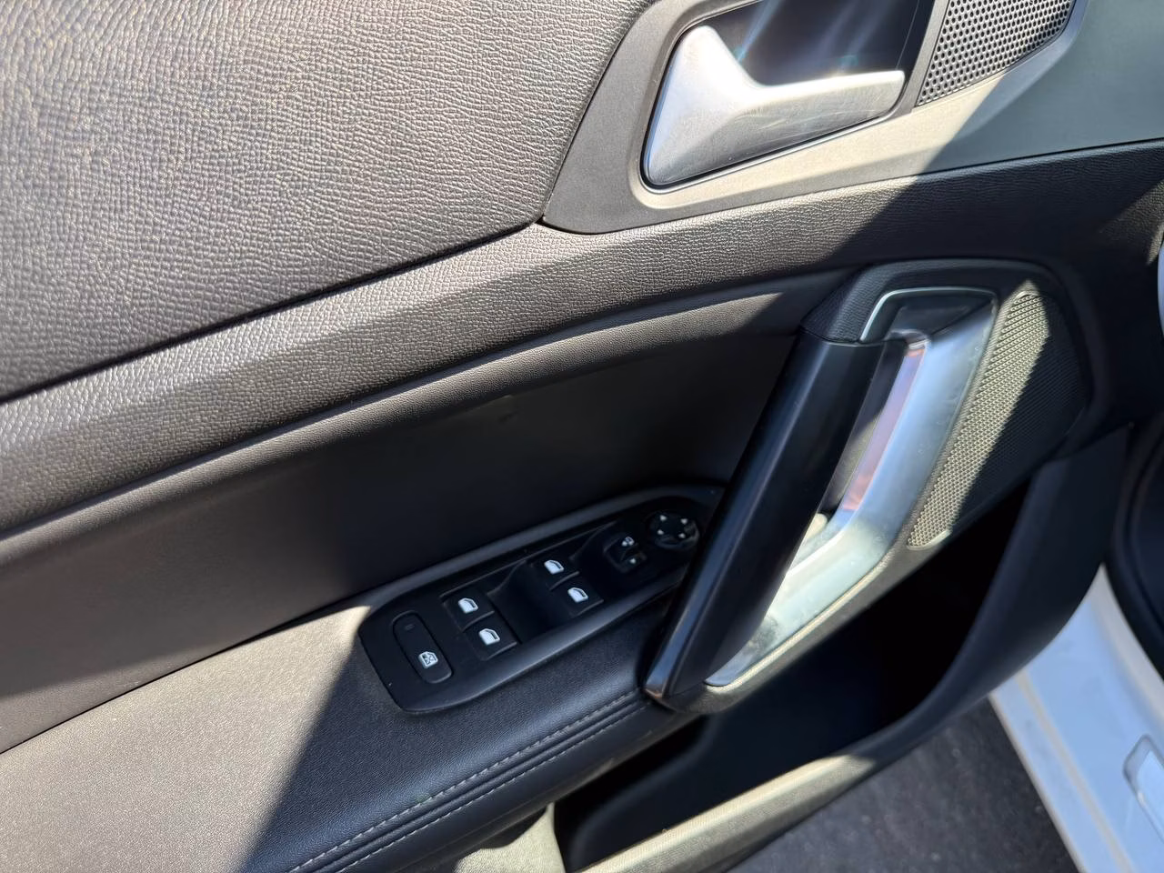 Peugeot 308 фото 12