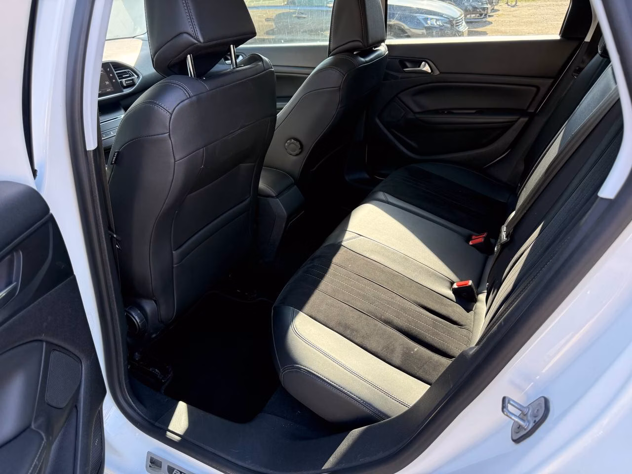 Peugeot 308 фото 13