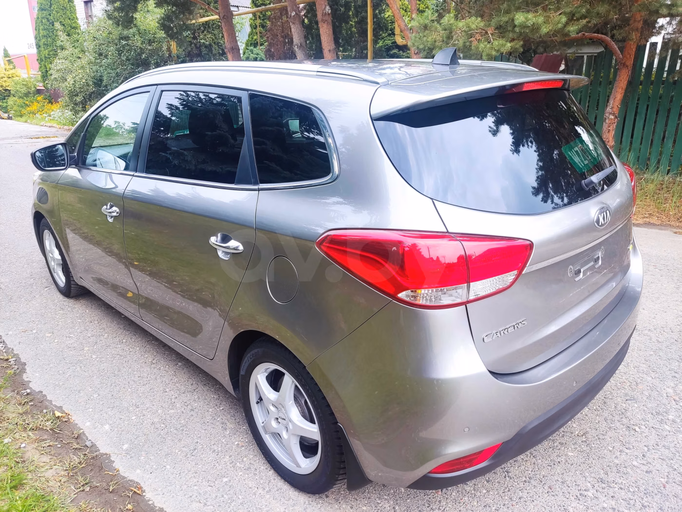 Kia Carens фото 9