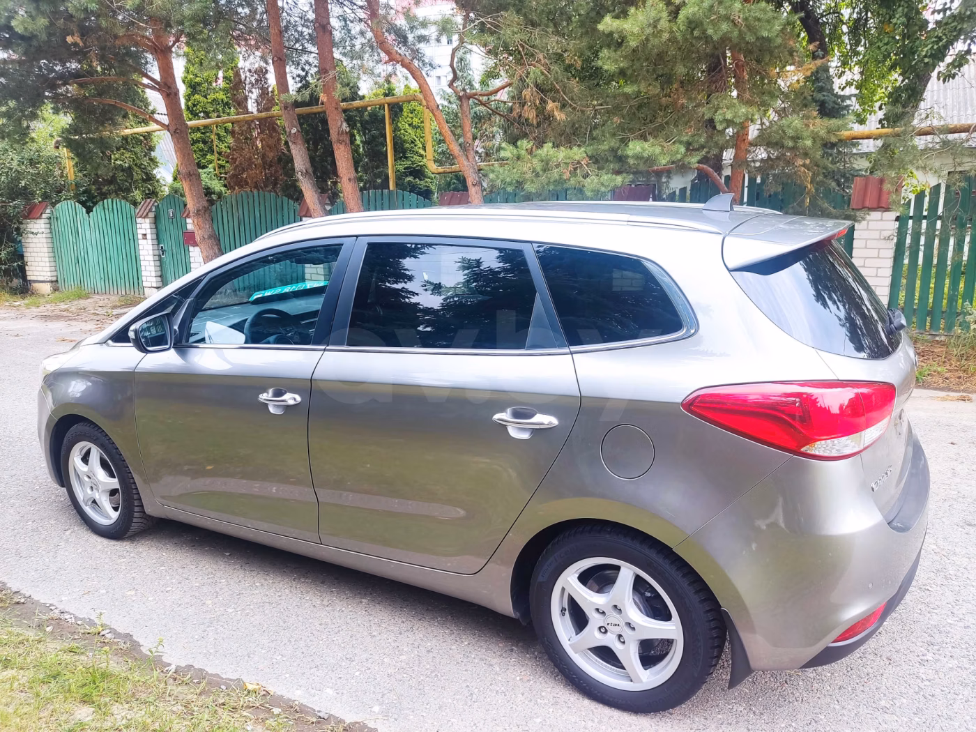 Kia Carens фото 10