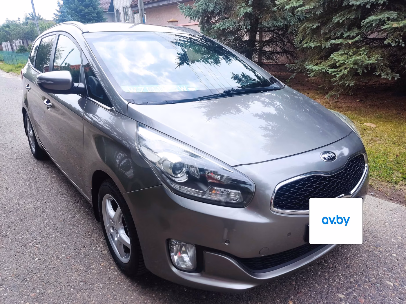 Kia Carens фото 11