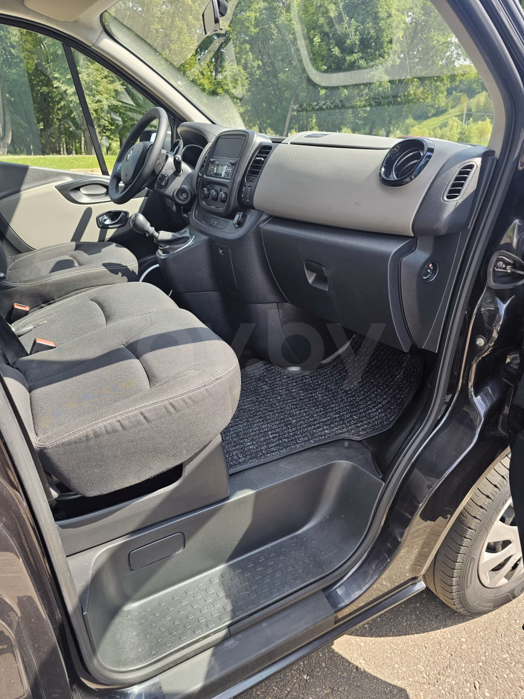 Renault Trafic фото 9