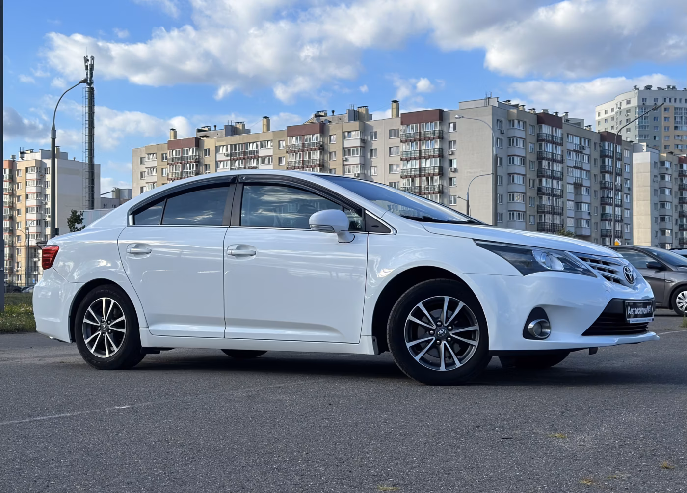 Toyota Avensis фото 2