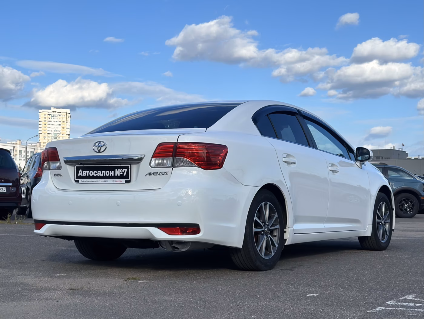 Toyota Avensis фото 5