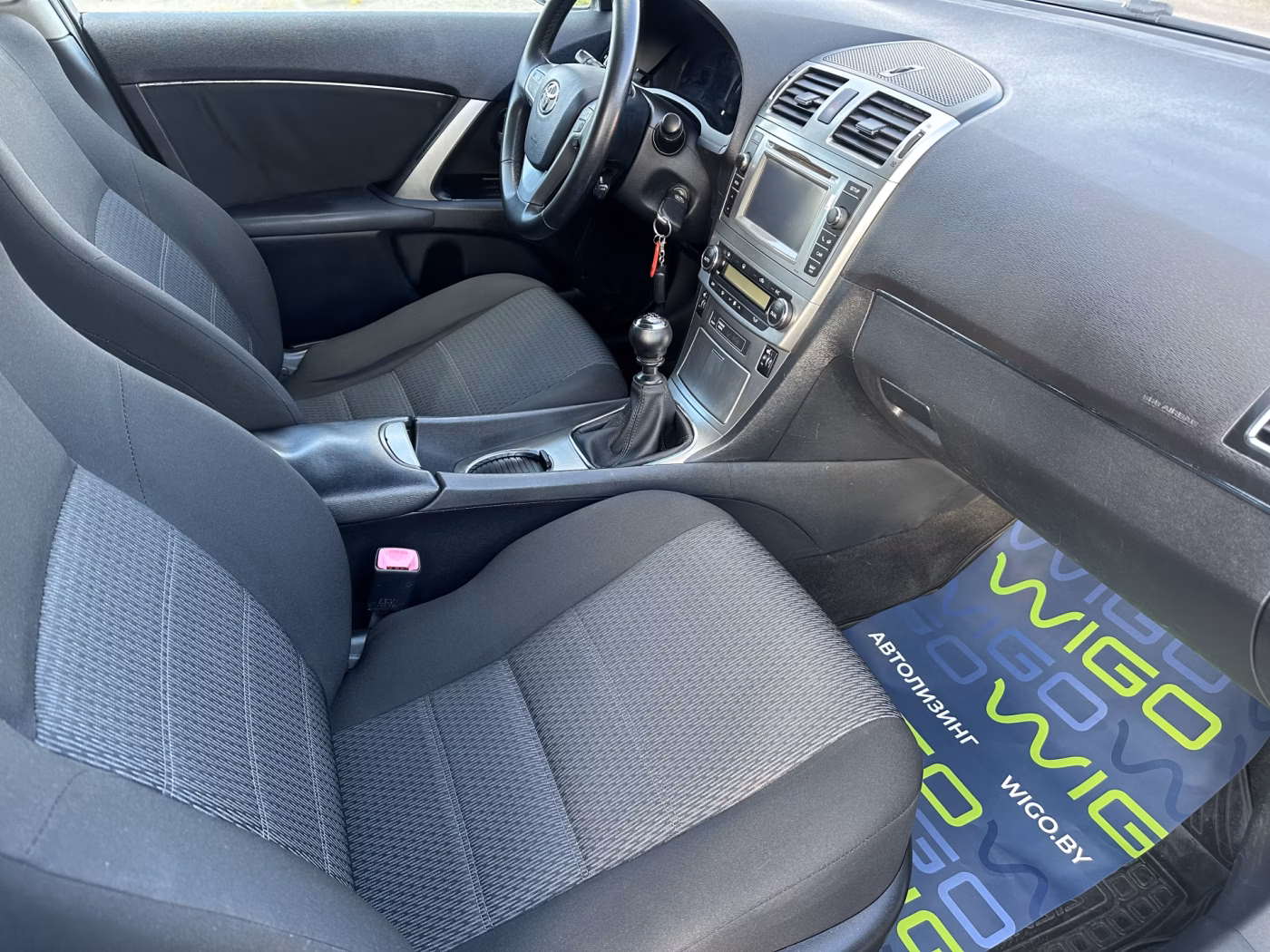 Toyota Avensis фото 12