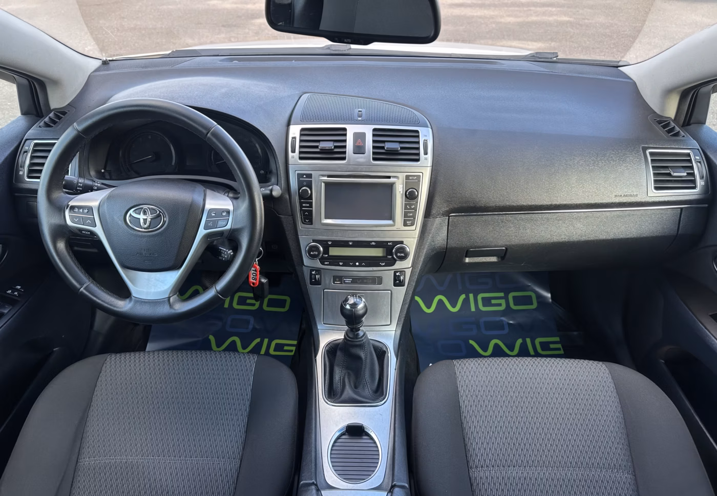 Toyota Avensis фото 13
