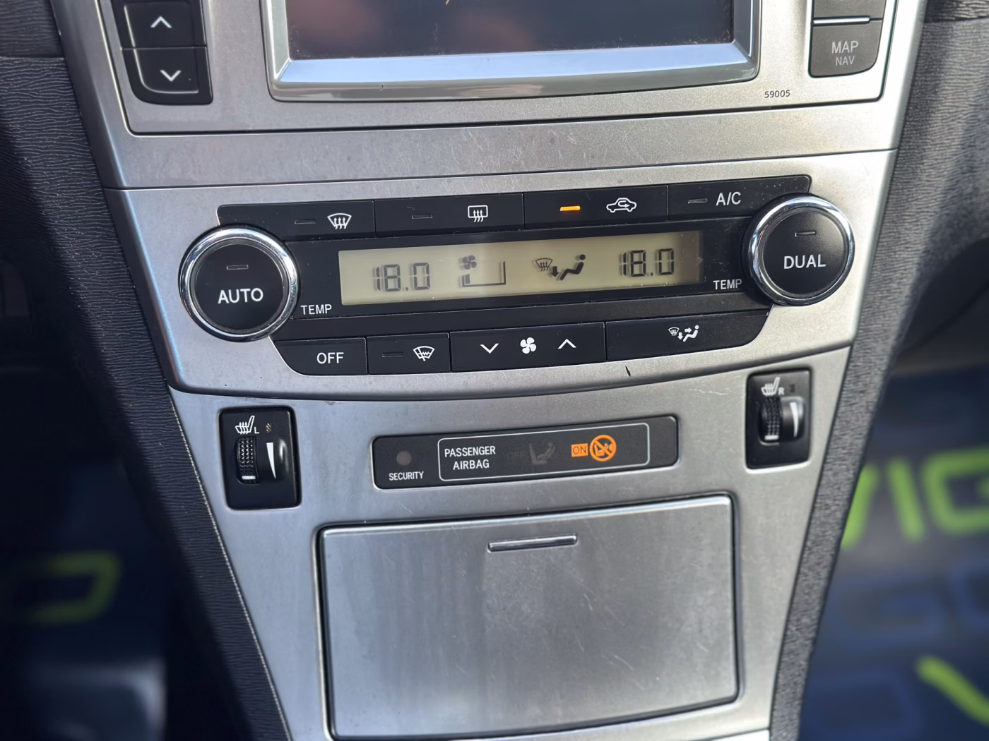 Toyota Avensis фото 18