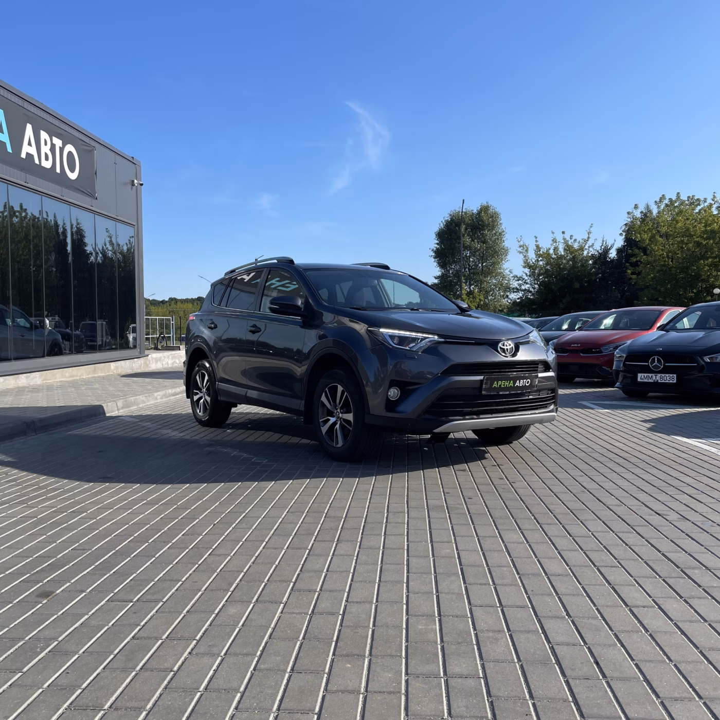 Toyota RAV4 фото 3