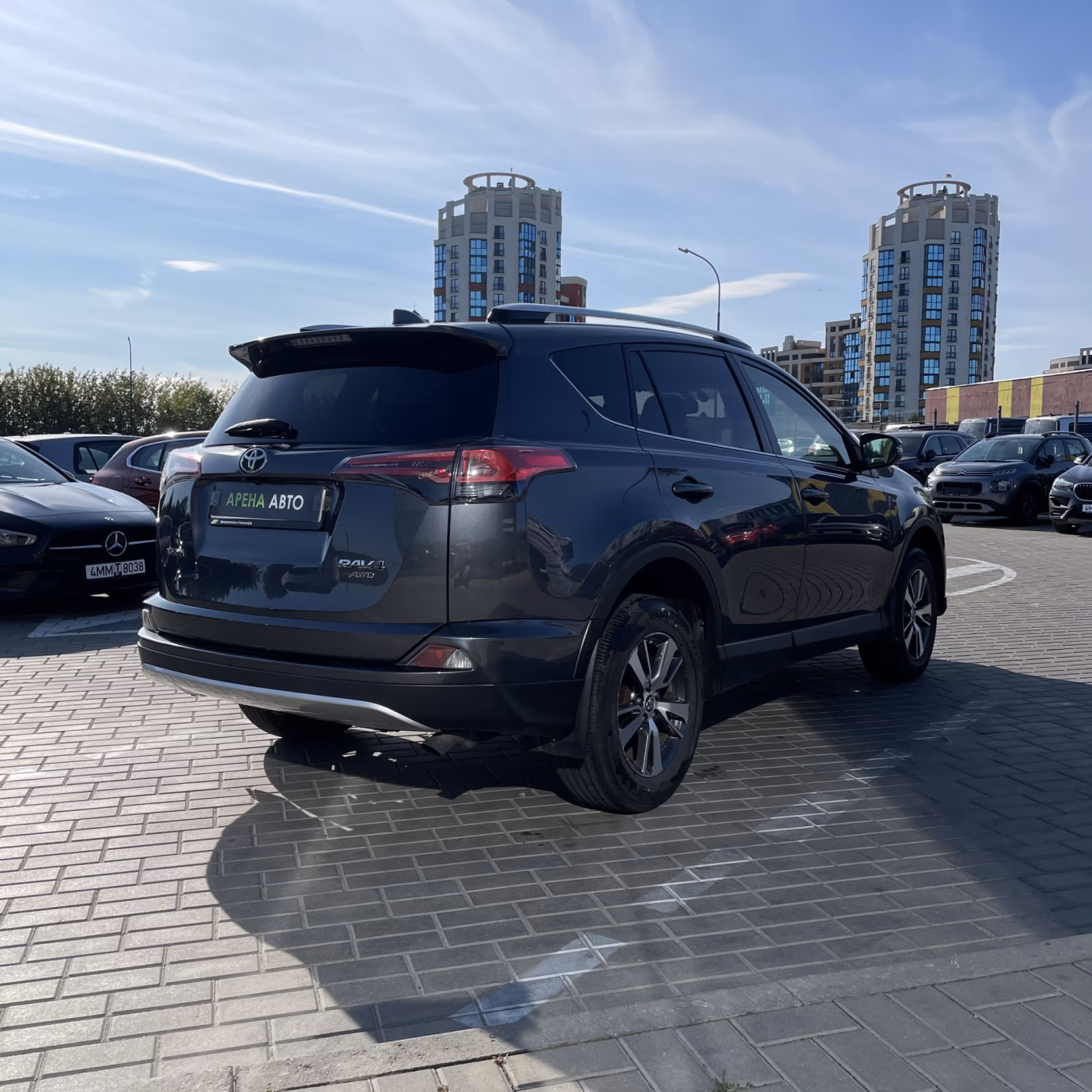 Toyota RAV4 фото 4