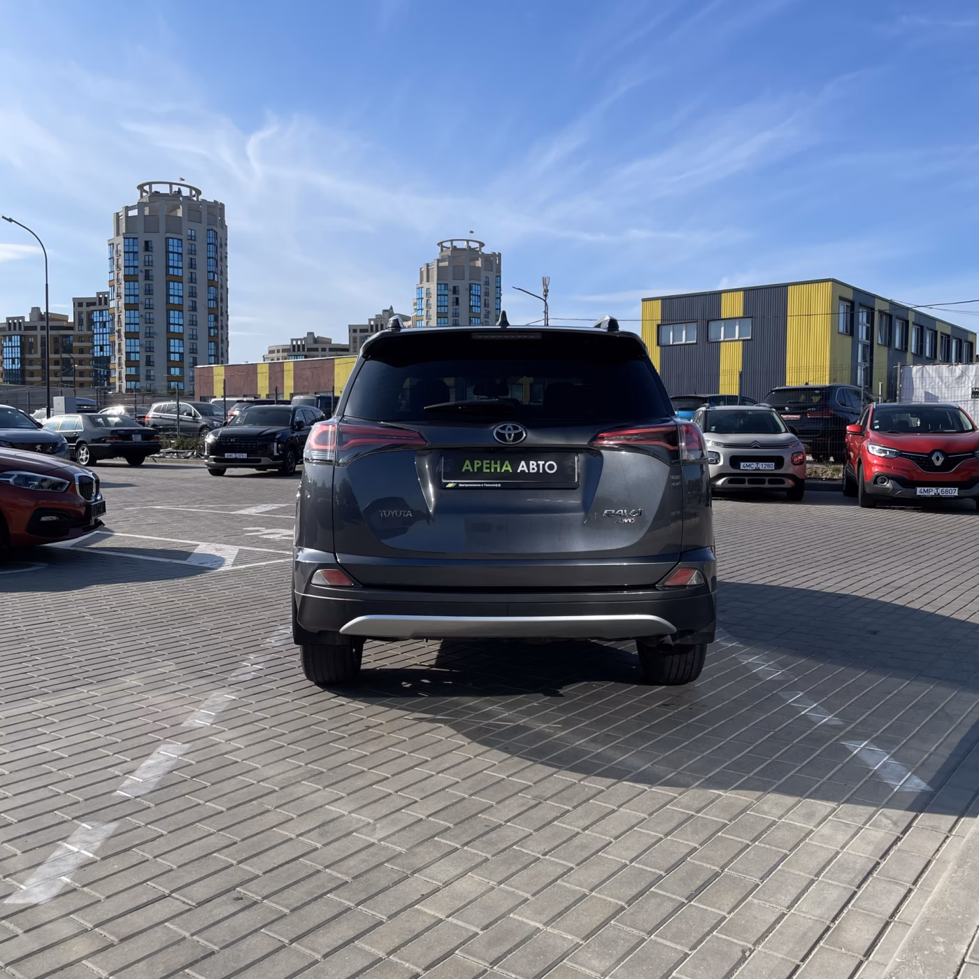 Toyota RAV4 фото 5