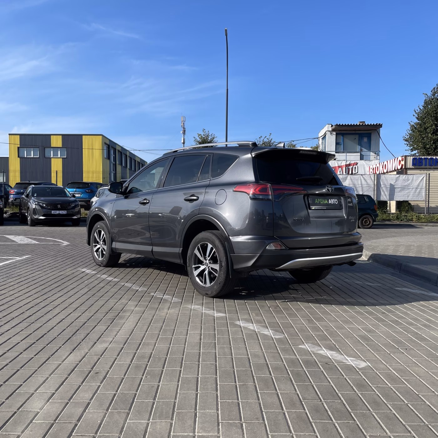 Toyota RAV4 фото 6