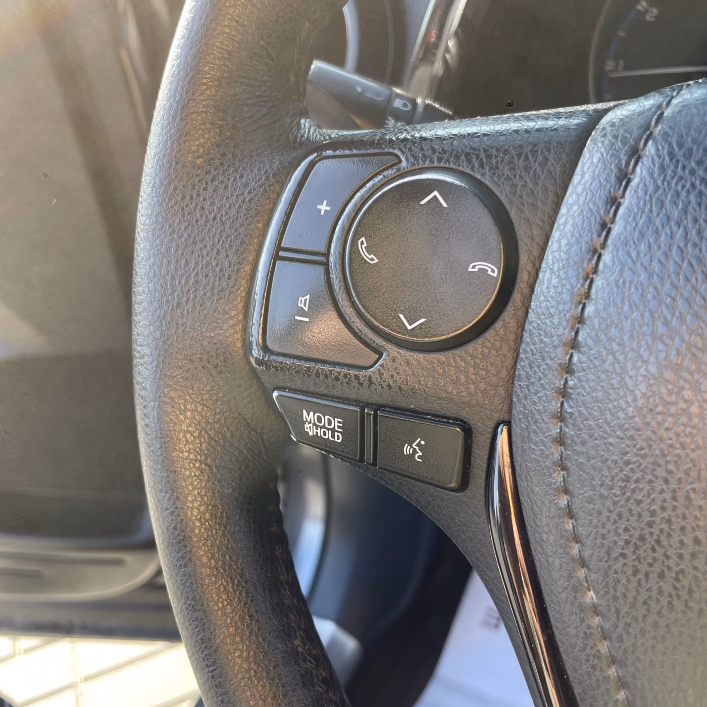 Toyota RAV4 фото 14