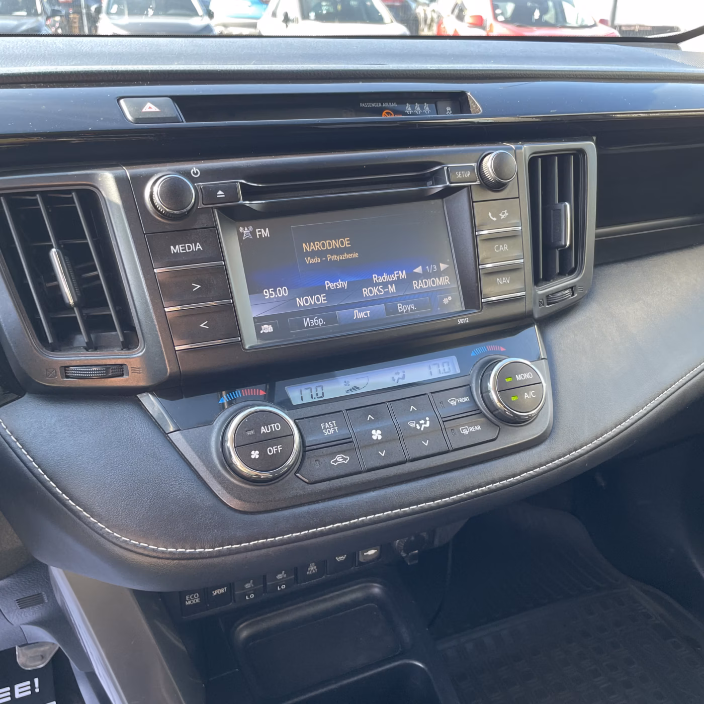 Toyota RAV4 фото 19