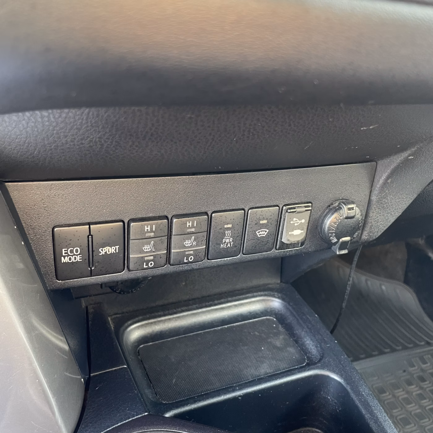 Toyota RAV4 фото 20