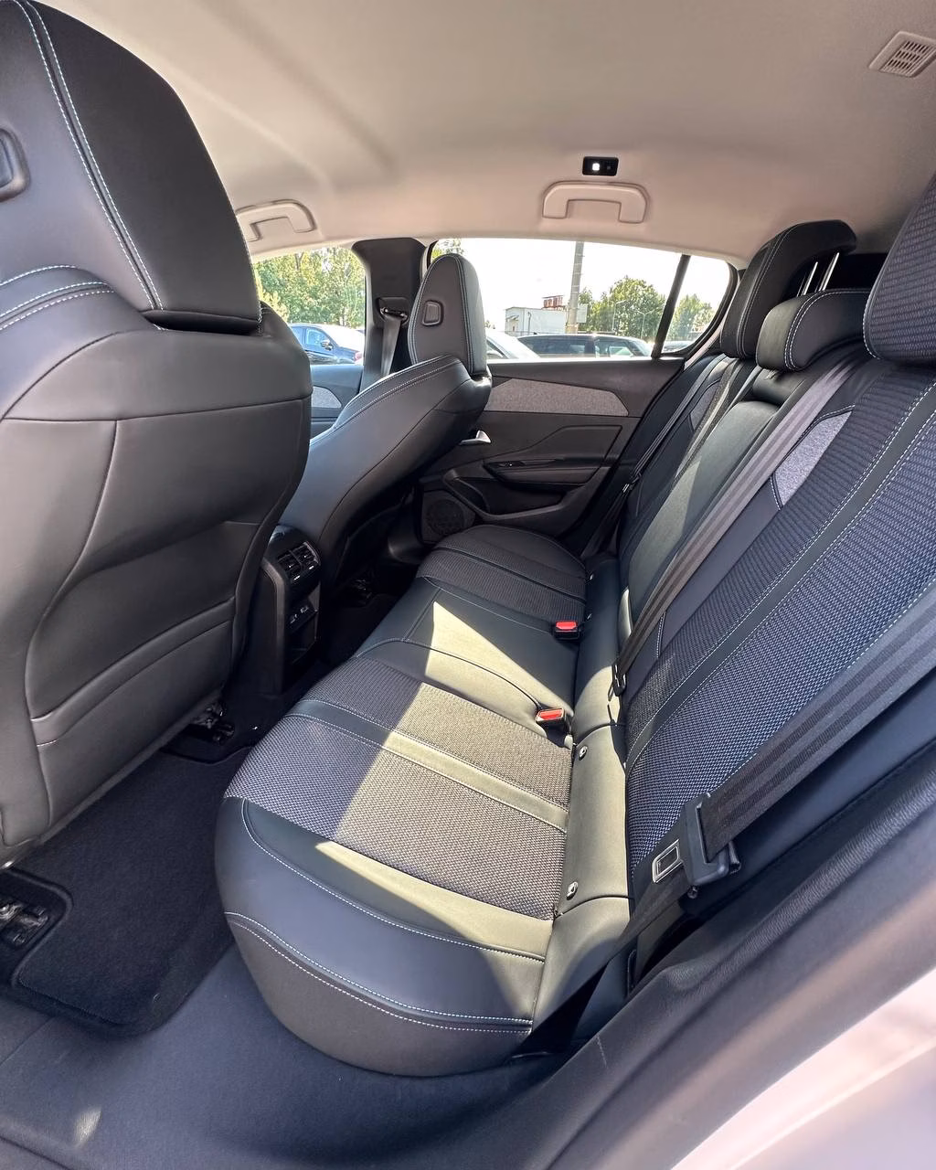 Peugeot 308 фото 10