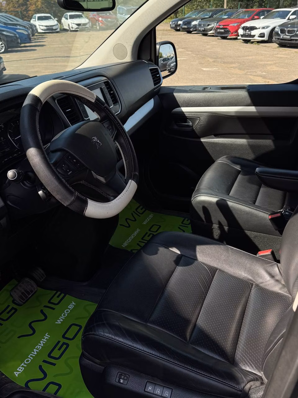 Peugeot Traveller фото 11
