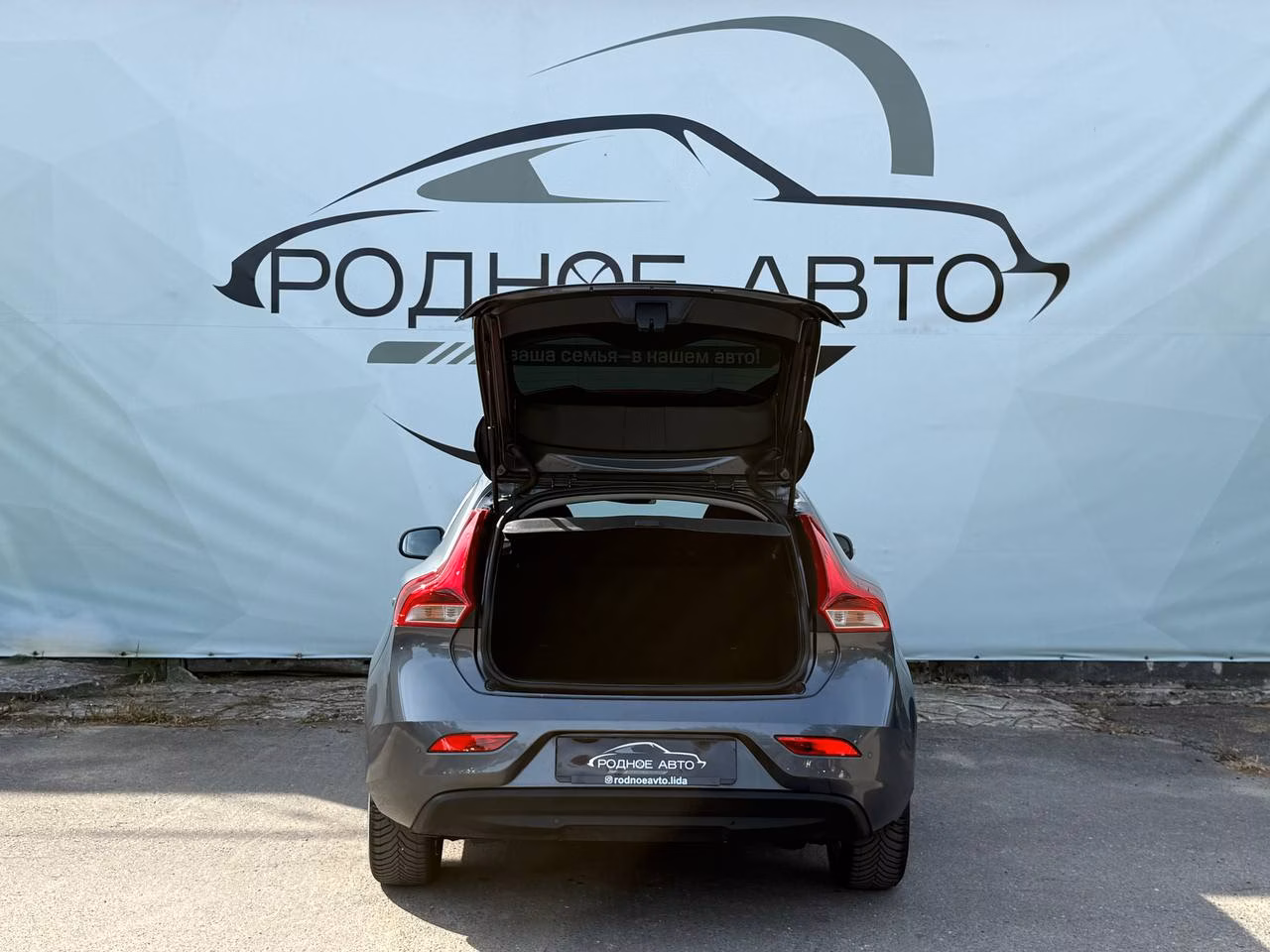 Volvo V40 фото 7