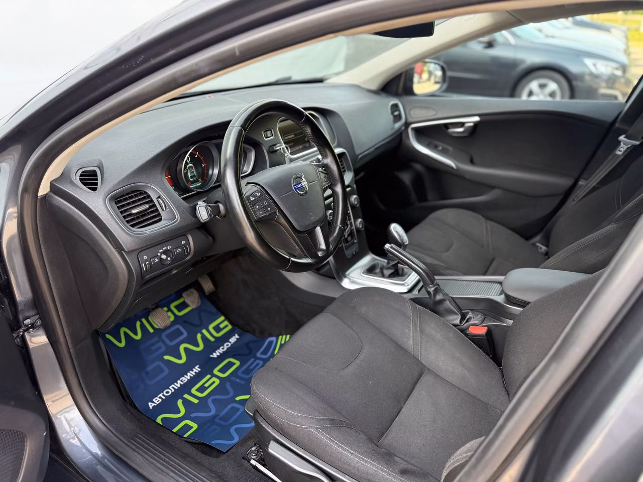Volvo V40 фото 8