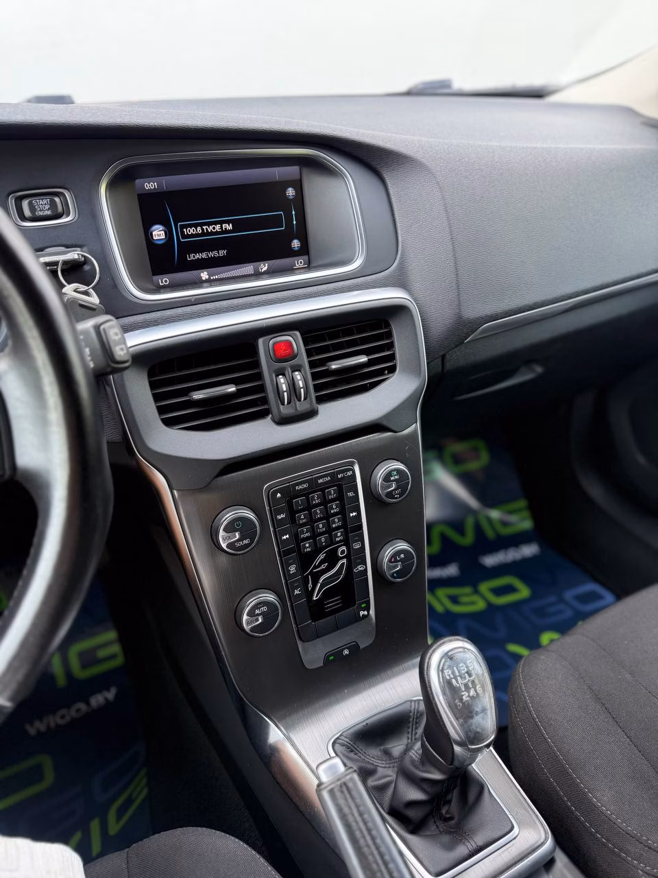 Volvo V40 фото 10