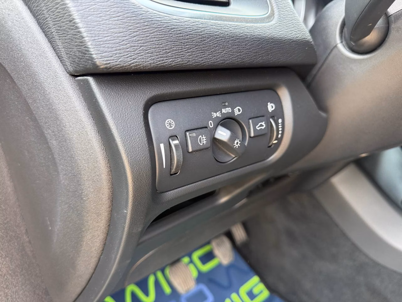 Volvo V40 фото 13