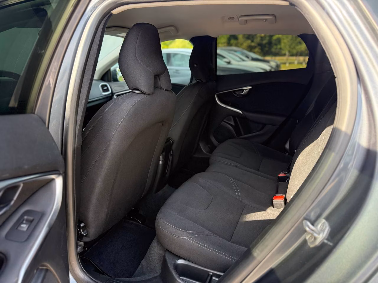 Volvo V40 фото 14