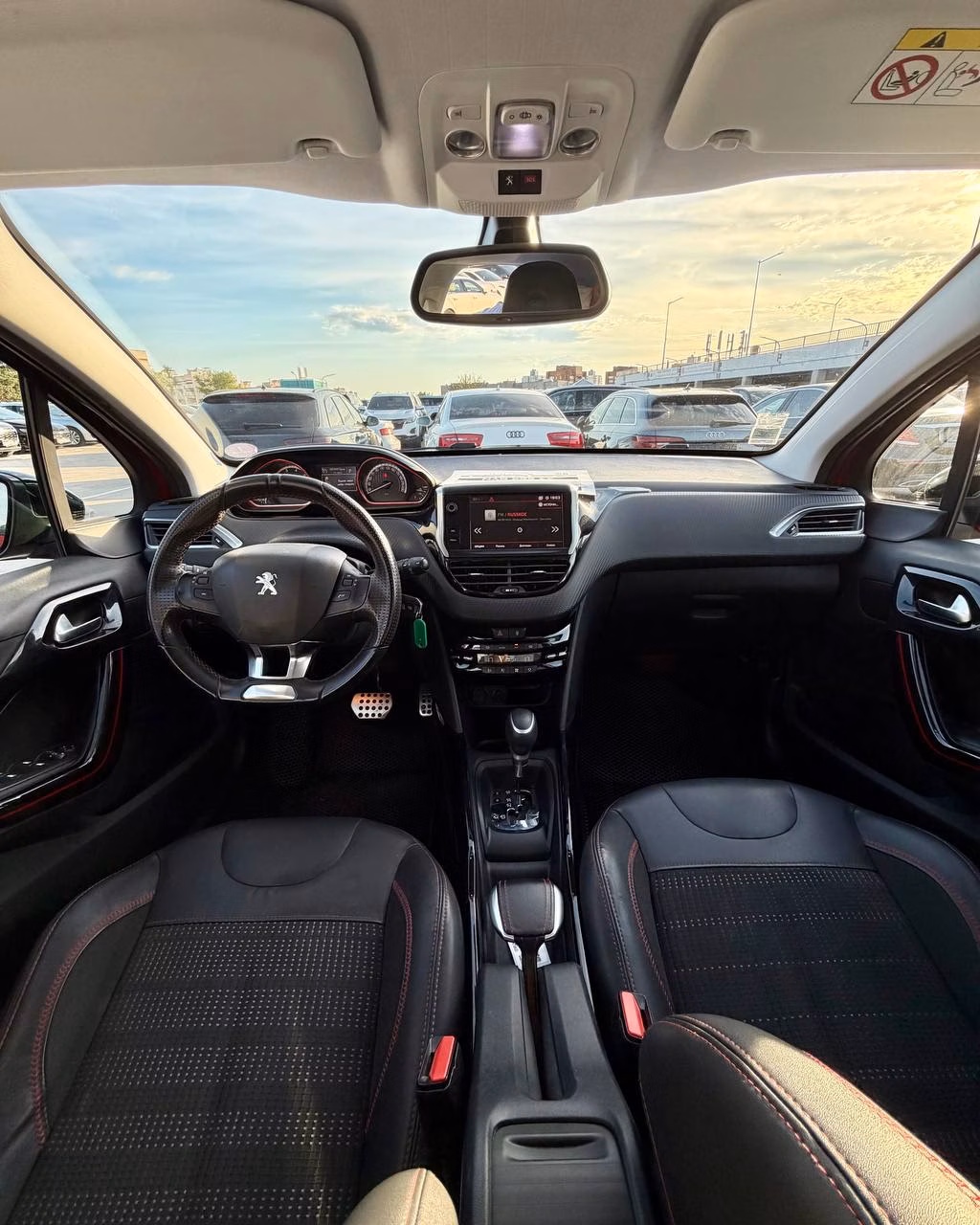 Peugeot 2008 фото 8