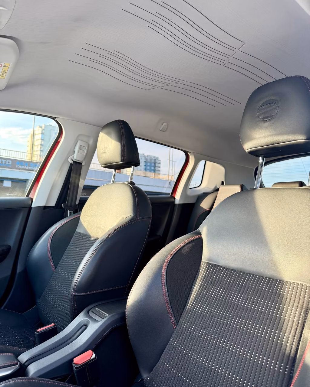Peugeot 2008 фото 14