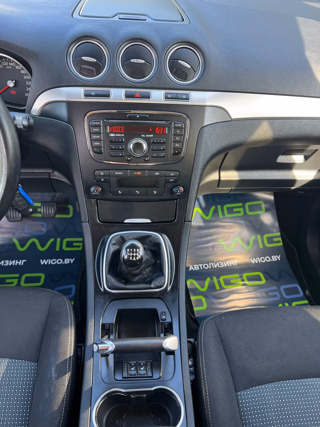 Ford Galaxy фото 16