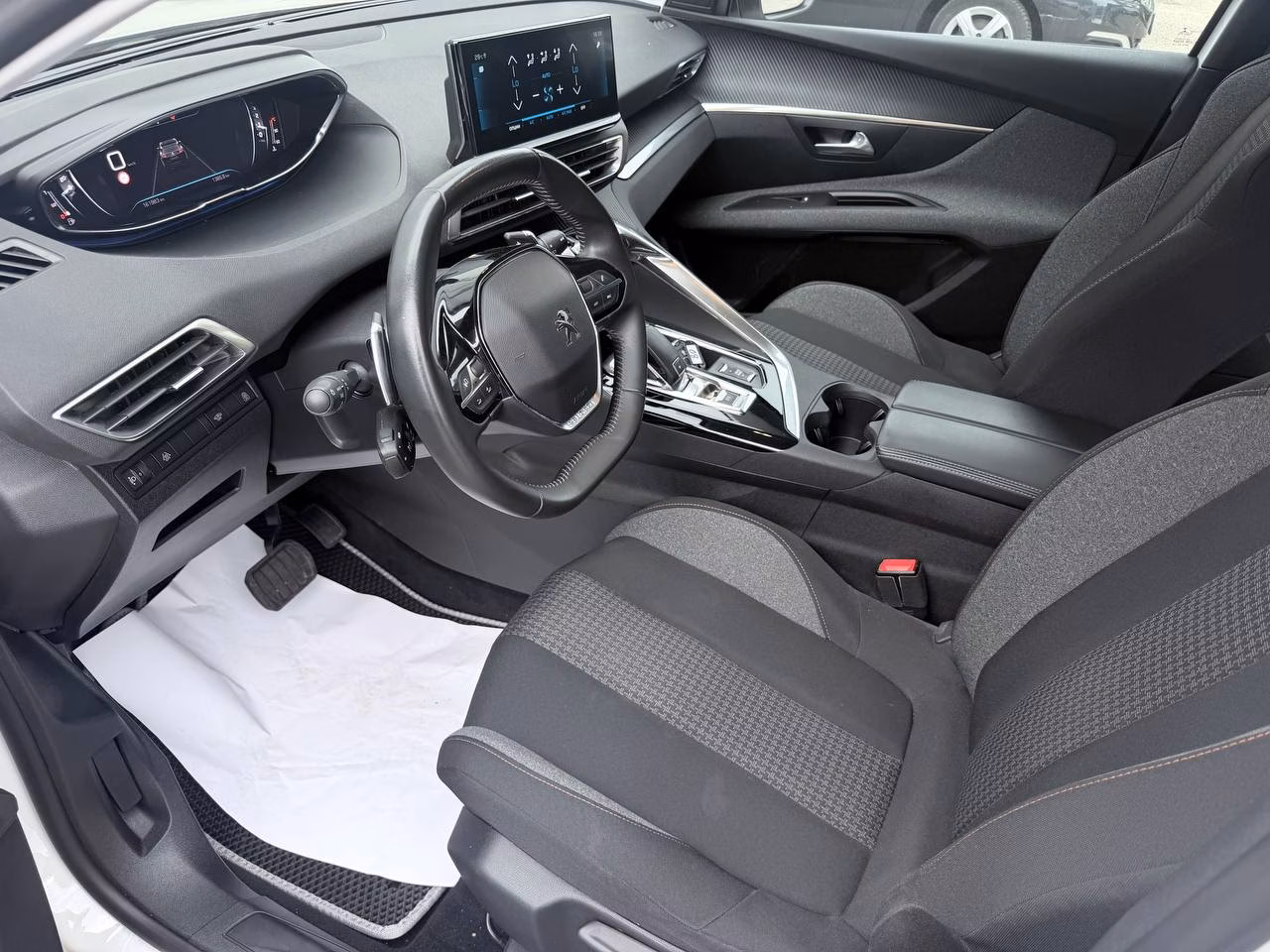 Peugeot 3008 фото 8