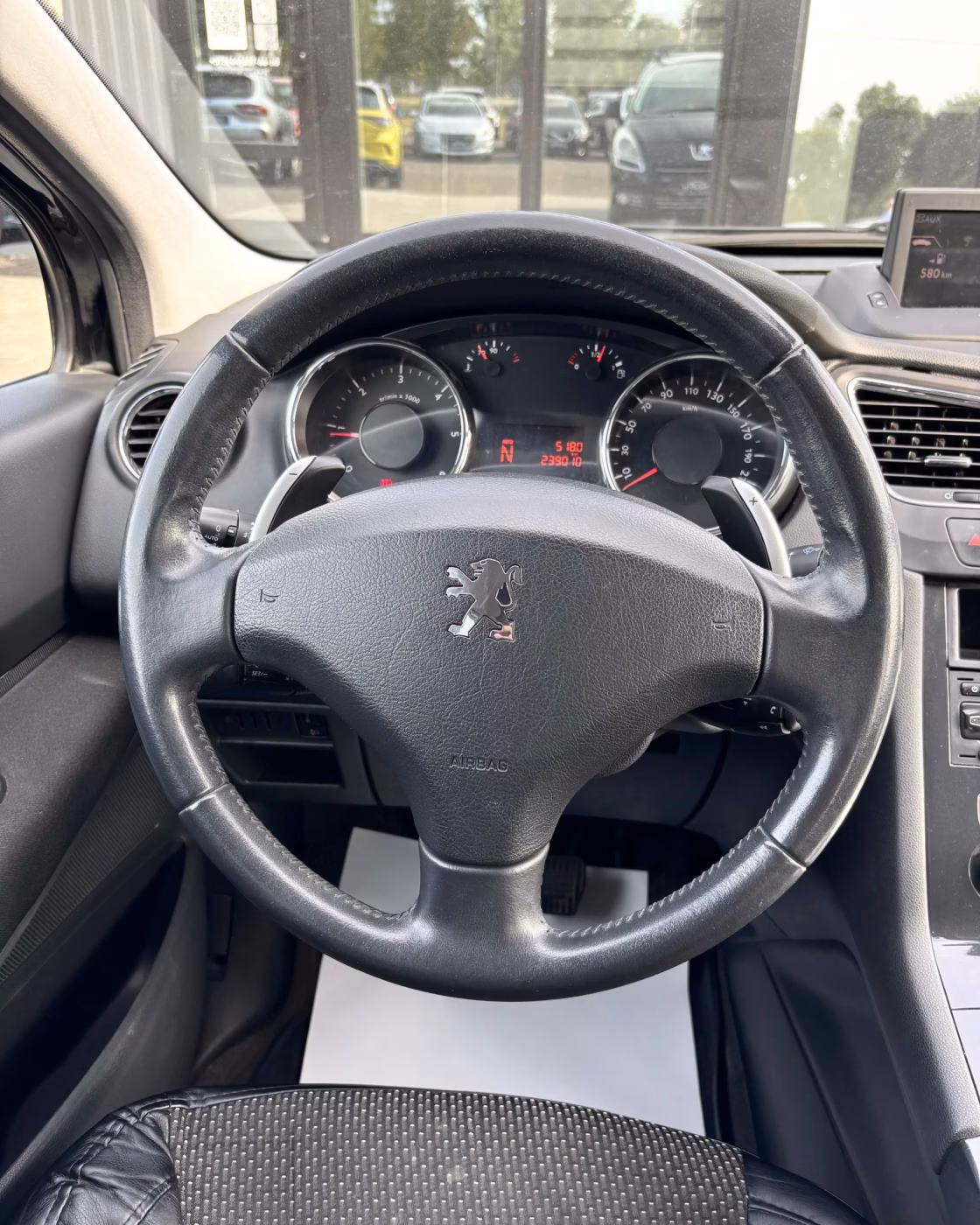Peugeot 5008 фото 17