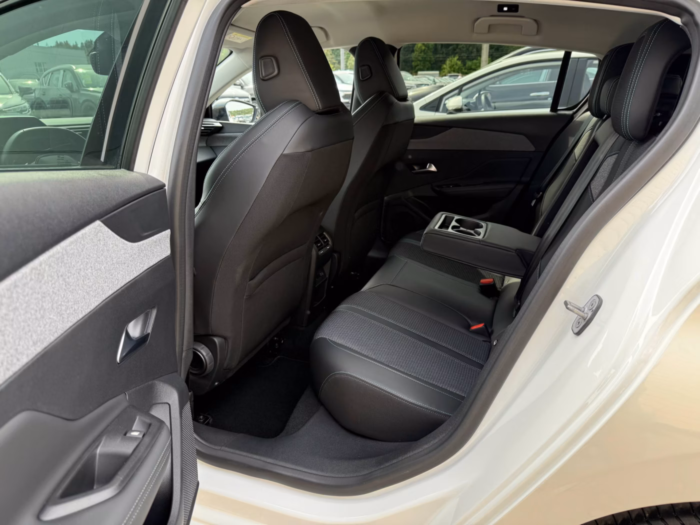 Peugeot 308 фото 10