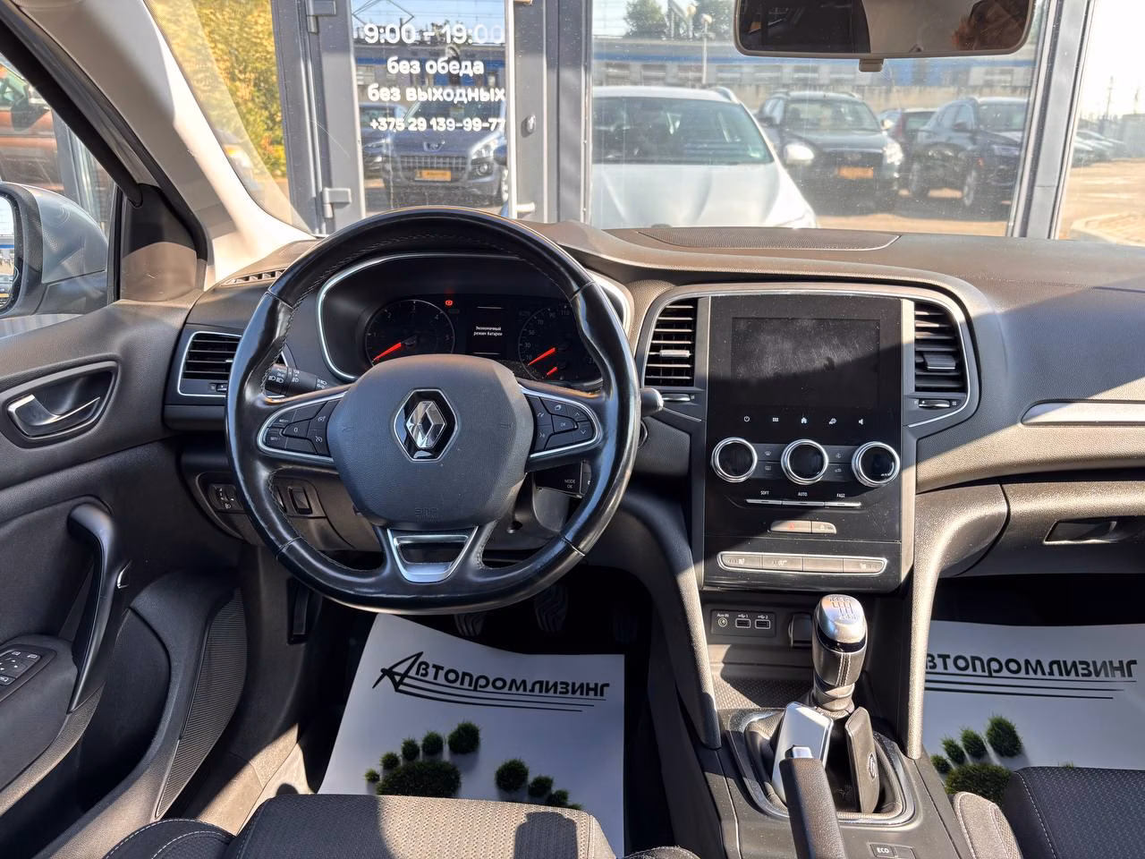 Renault Megane фото 10