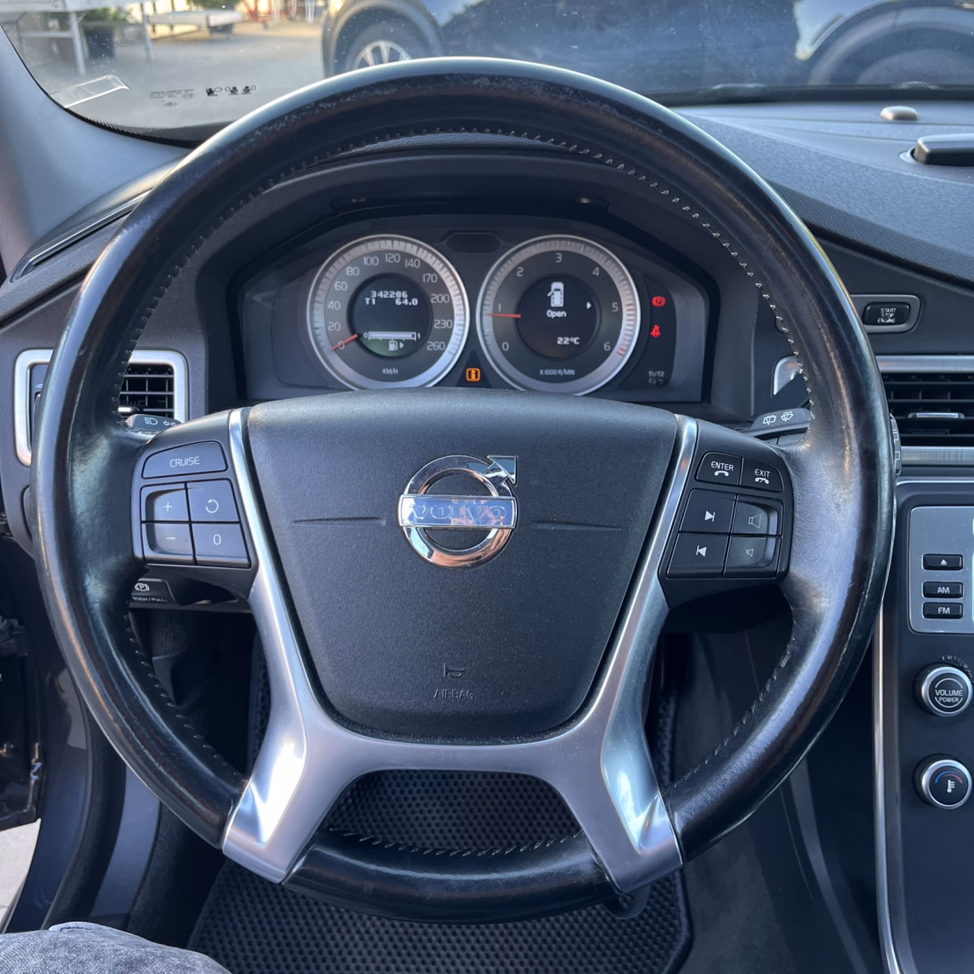 Volvo V70 фото 14