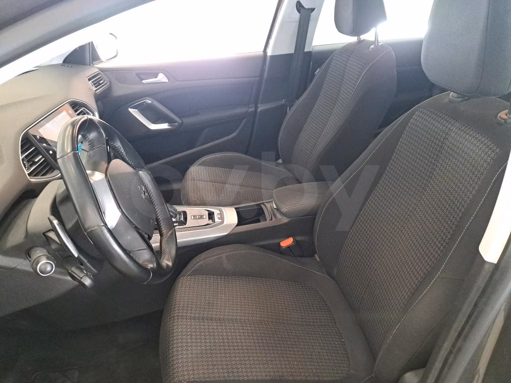 Peugeot 308 фото 8